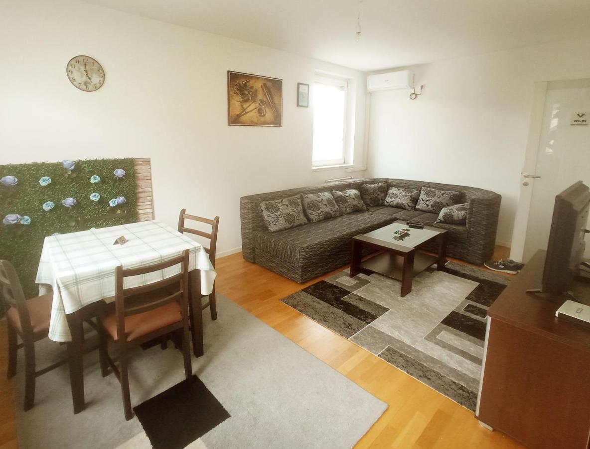 Lovely Home Apartment Sarajevo Bagian luar foto